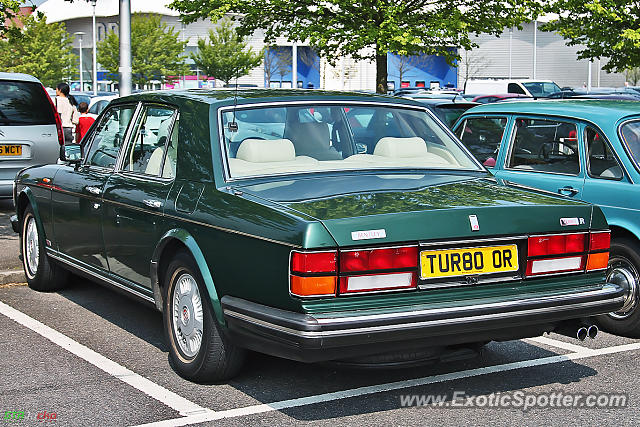 Bentley Turbo R spotted in Chatham, United Kingdom