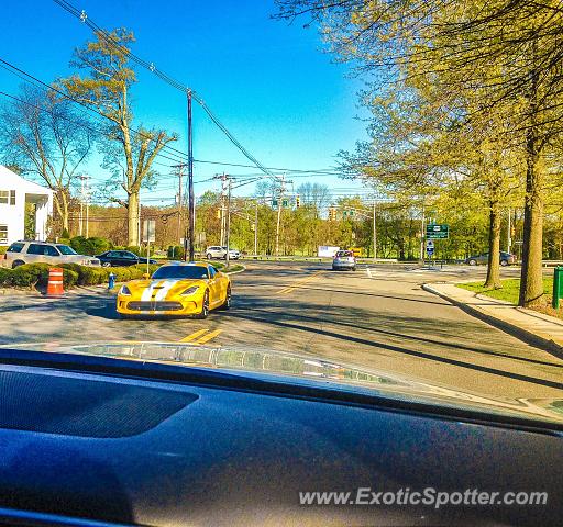 Dodge Viper spotted in Bernardsvil, New Jersey