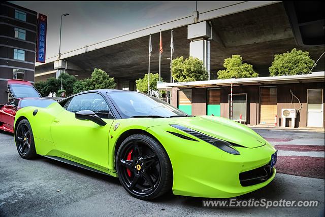 Ferrari 458 Italia spotted in Shanghai, China