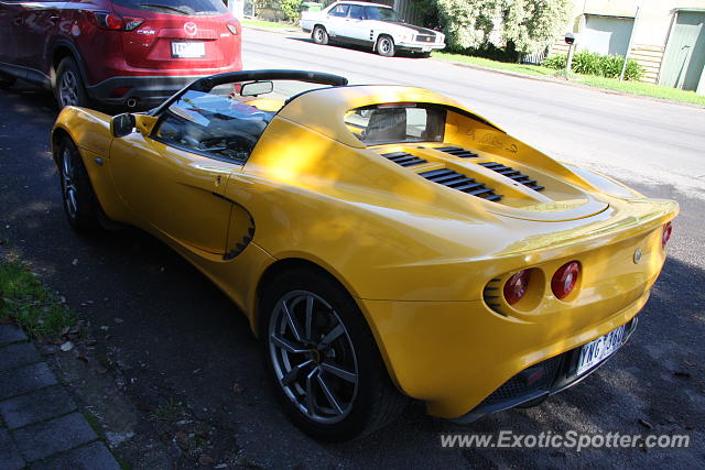 Lotus Elise spotted in Tatong, Australia