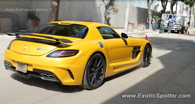 Mercedes SLS AMG spotted in Mexico City, Mexico
