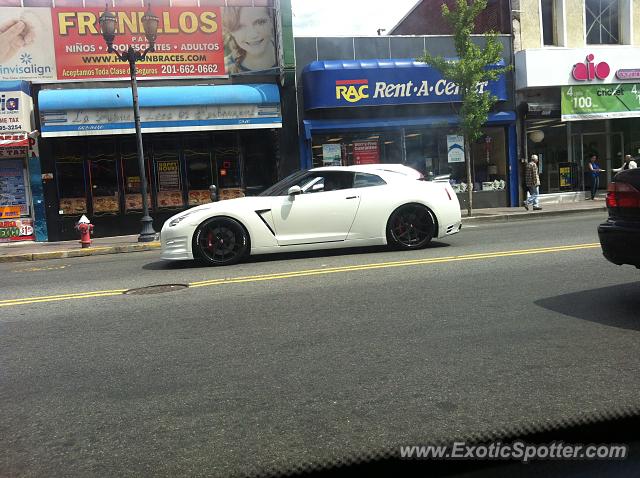Nissan GT-R spotted in Fort lee, New Jersey