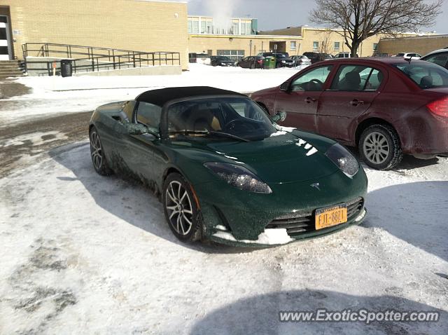 Tesla Roadster spotted in Williamsville, New York