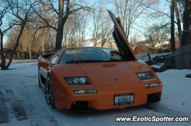 Lamborghini Diablo spotted in NORTHBROOK, Illinois
