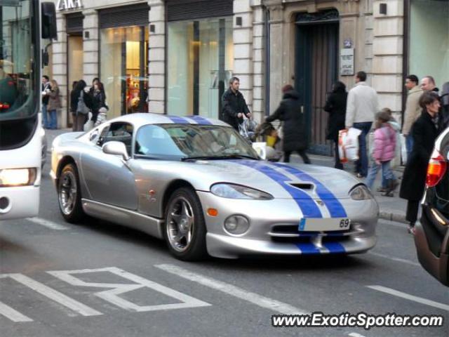 Dodge Viper spotted in Lyon, France