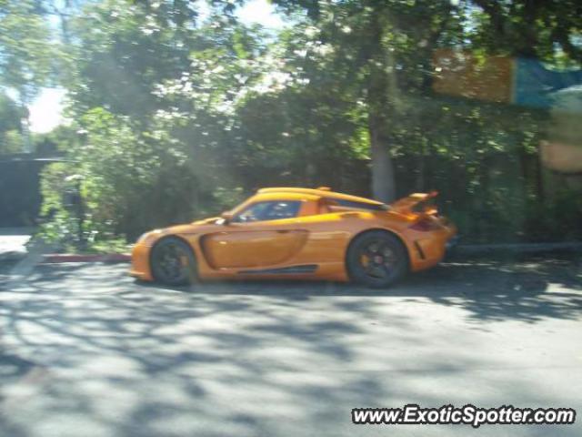Porsche Carrera GT spotted in Beverley Hills, California