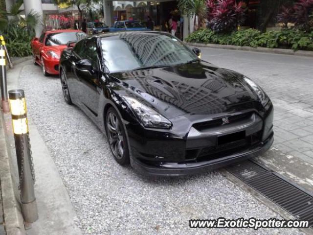 Nissan GT-R spotted in Hotel HYATT, Singapore