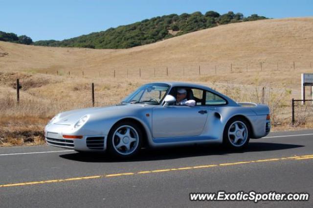 Porsche 959 spotted in Sonoma, California