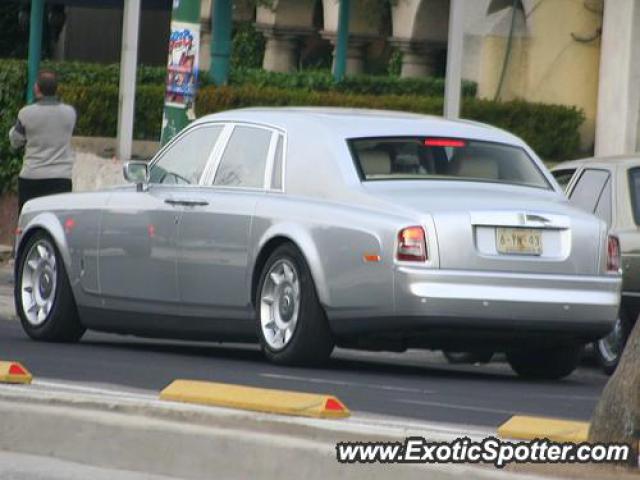 Rolls Royce Phantom spotted in Mexico City, Mexico