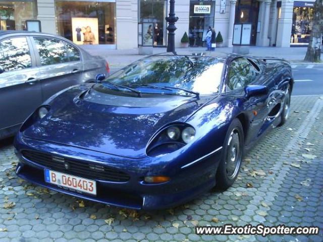 Jaguar XJ220 spotted in Berlin, Germany