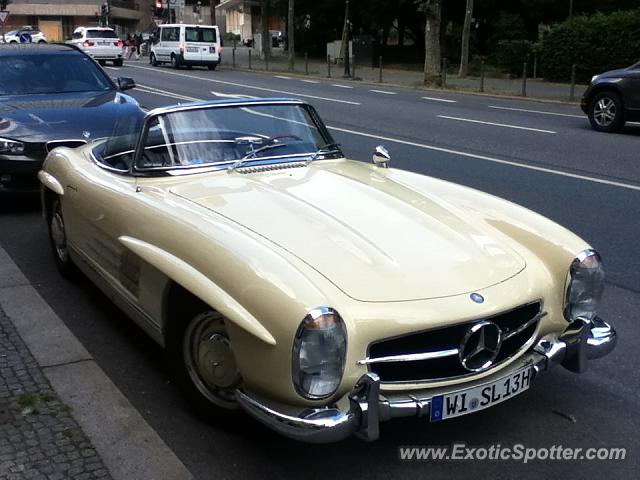 Mercedes 300SL spotted in Wiesbaden, Germany