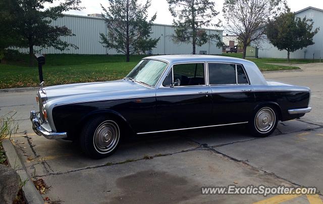 Rolls Royce Silver Shadow spotted in Clive, Iowa