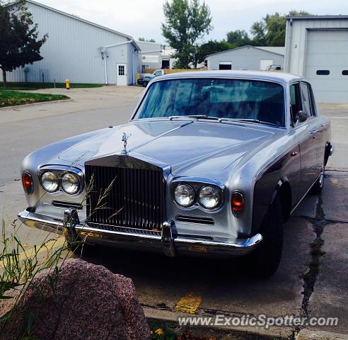 Rolls Royce Silver Shadow spotted in Clive, Iowa