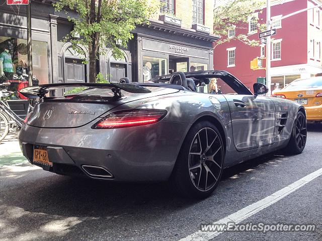 Mercedes SLS AMG spotted in Manhattan, New York