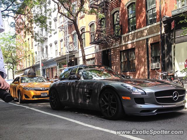 Mercedes SLS AMG spotted in Manhattan, New York