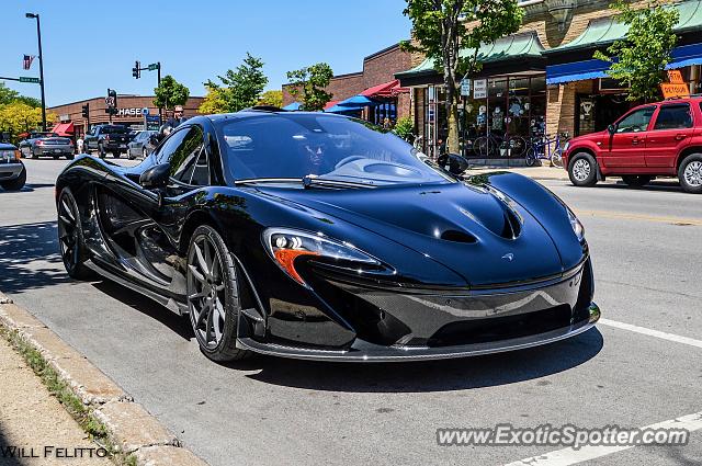 Mclaren P1 spotted in Winnetka, Illinois