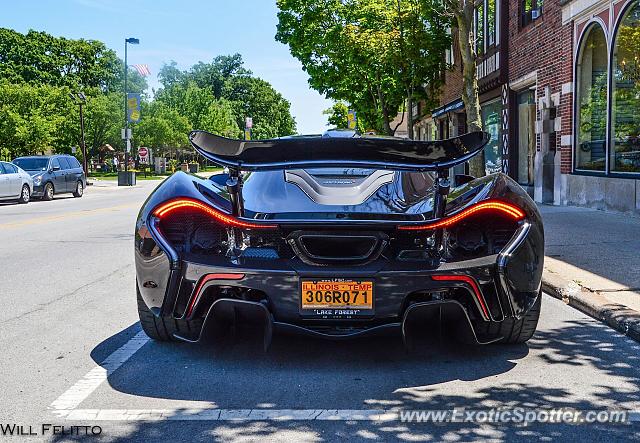 Mclaren P1 spotted in Winnetka, Illinois
