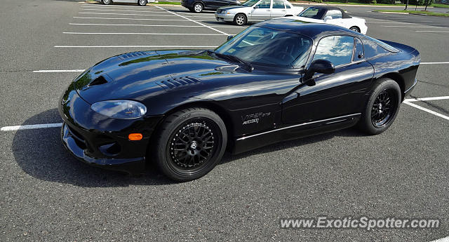 Dodge Viper spotted in Fair Lakes, Virginia