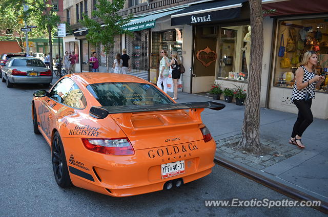 Porsche 911 GT3 spotted in Mannhattan, New York