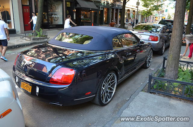Bentley Continental spotted in Mannhattan, New York