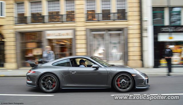 Porsche 911 GT3 spotted in London, United Kingdom