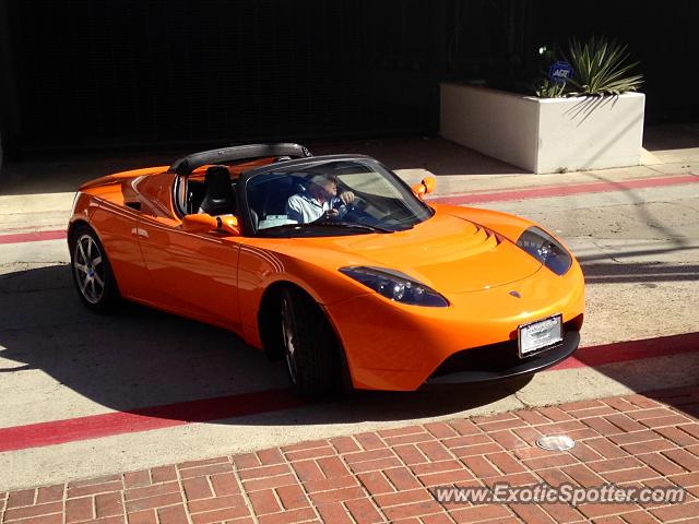 Tesla Roadster spotted in La Jolla, California