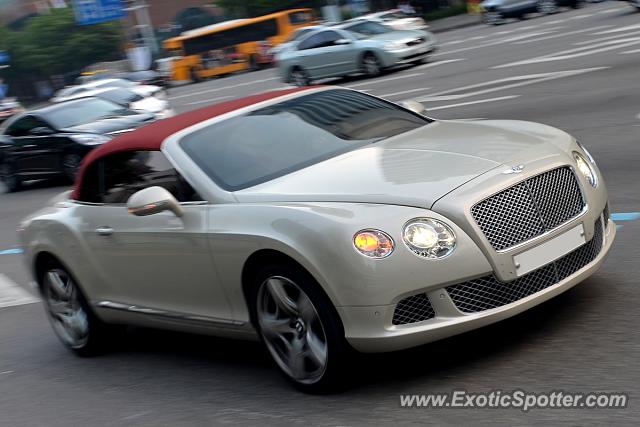 Bentley Continental spotted in Seoul, South Korea