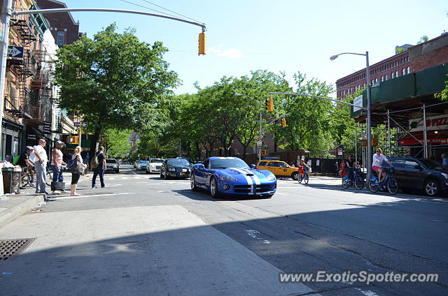 Dodge Viper spotted in Mannhattan, New York