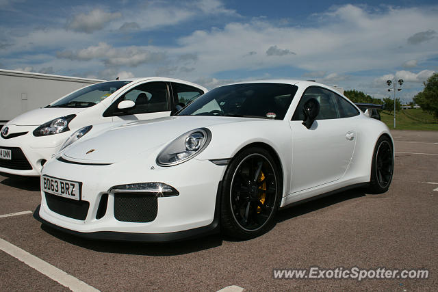 Porsche 911 GT3 spotted in Gaydon, United Kingdom