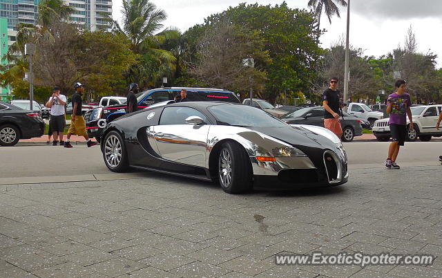 Bugatti Veyron spotted in Miami Beach, Florida