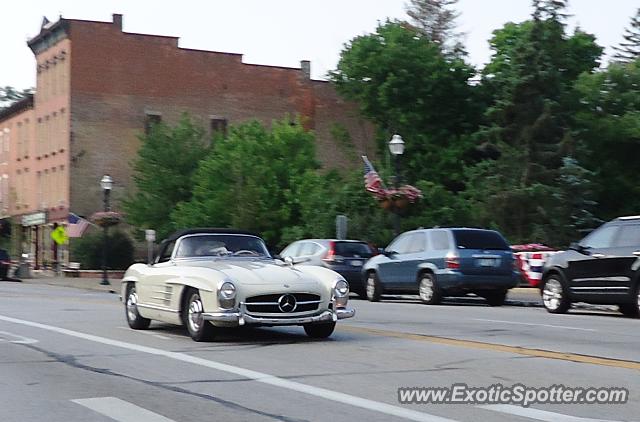 Mercedes 300SL spotted in Chagrin Falls, Ohio