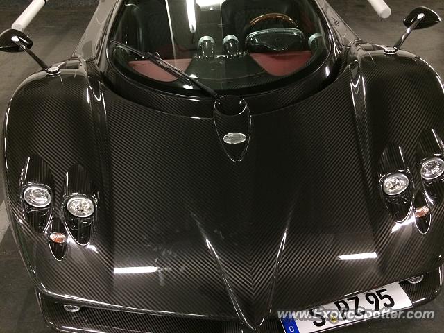 Pagani Zonda spotted in Paris, France