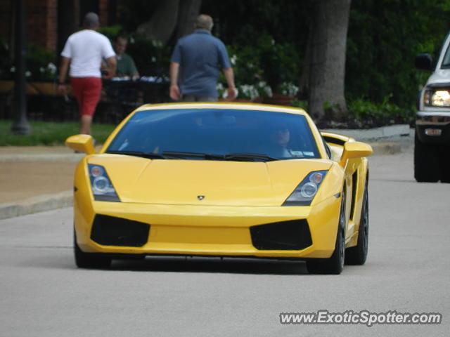 Lamborghini Gallardo spotted in St. Louis, Missouri