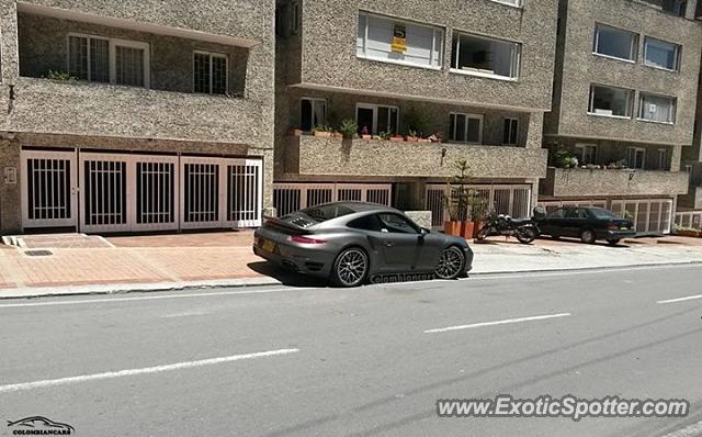 Porsche 911 spotted in Bogota, Colombia