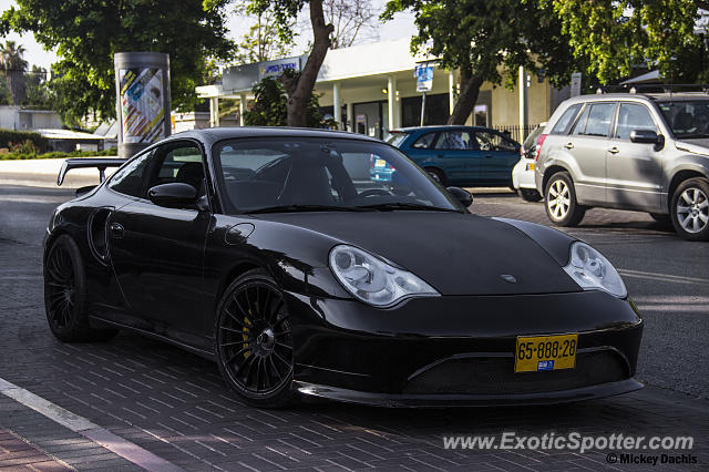 Porsche 911 Turbo spotted in Tel Aviv, Israel
