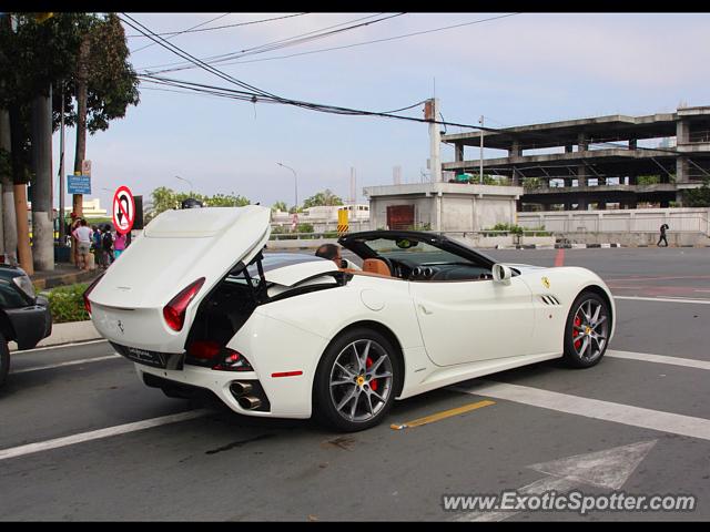 Ferrari California spotted in Makati City, Philippines