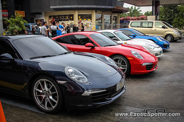 Porsche 911 GT2 spotted in Makati City, Philippines