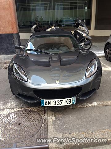 Lotus Elise spotted in Paris, France