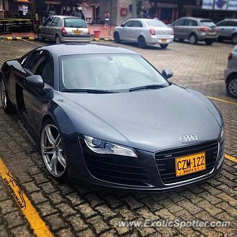 Audi R8 spotted in Medellin, Colombia