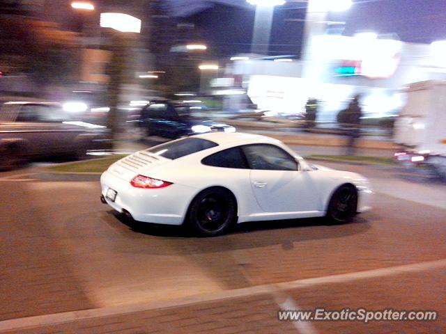 Porsche 911 spotted in Lima, Peru