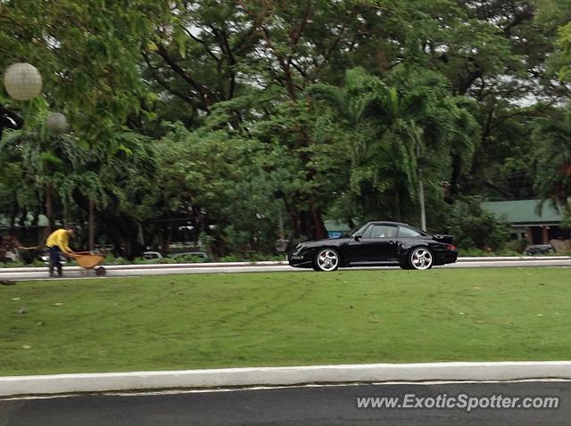 Porsche 911 spotted in Manila, Philippines
