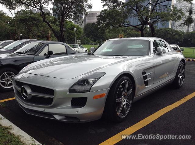 Mercedes SLS AMG spotted in Manila, Philippines