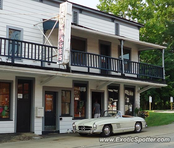 Mercedes 300SL spotted in Chagrin Falls, Ohio