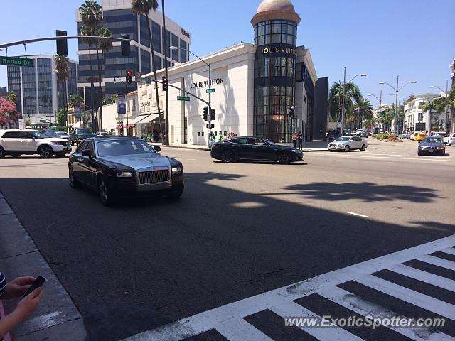 Rolls Royce Ghost spotted in Rodeo drive, California