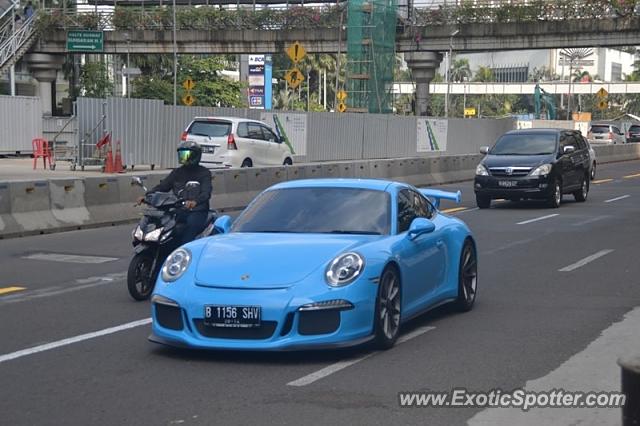 Porsche 911 GT3 spotted in Jakarta, Indonesia