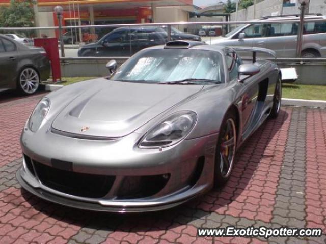 Porsche Carrera GT spotted in Kuala Lumpur, Malaysia