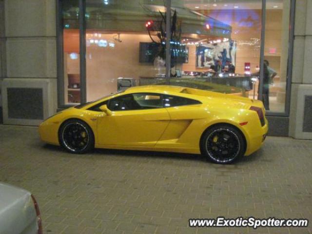Lamborghini Gallardo spotted in Niagara Falls, Canada