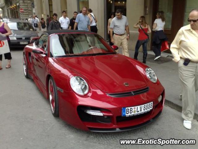 Porsche 911 spotted in Firenze, Italy