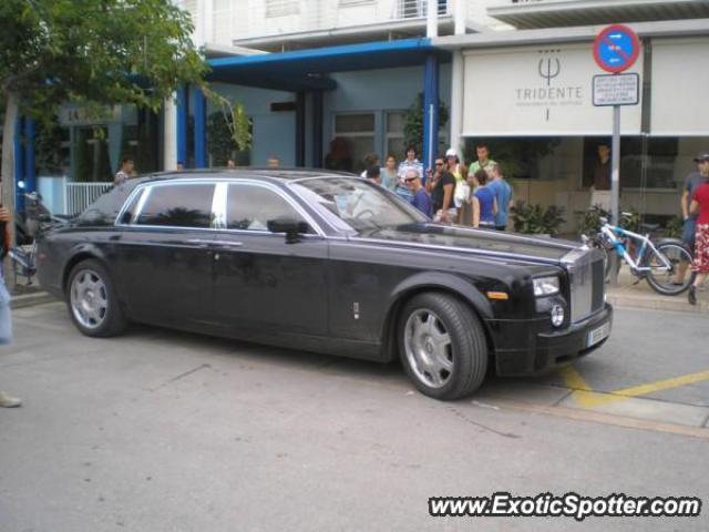 Rolls Royce Phantom spotted in Valencia, Spain
