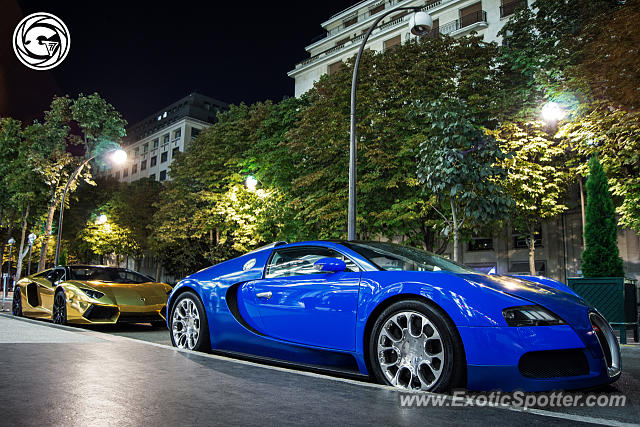 Bugatti Veyron spotted in Paris, France